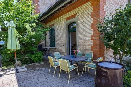 Terrasse Romantische Wohnung Wartesaal im historischen Bahnhof mit Terrasse