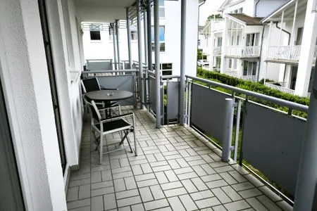 Balkon lichtdurchflutete Ferienwohnung mit großem Balkon