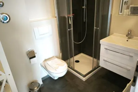 Badezimmer lichtdurchflutete Ferienwohnung mit großem Balkon