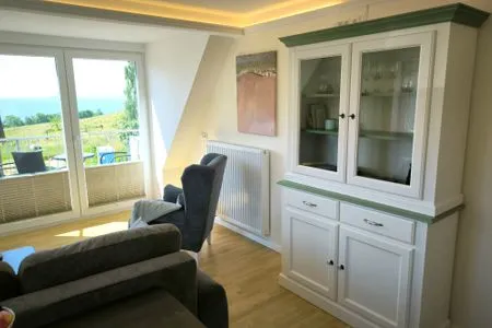 Wohnzimmer Ferienwohnung in Göhren, strandnah, mit Balkon und Meerblick