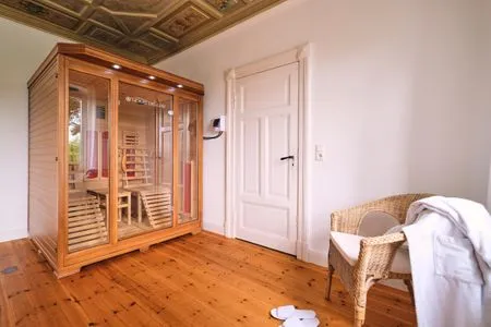 Infrarotsauna im Schlafzimmer zur Hofseite Ferienwohnung Villa Wagersrott