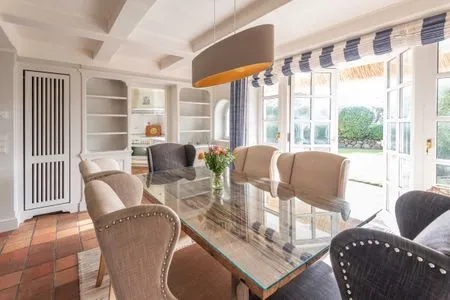 Wohnzimmer Rosenhaus unter Reet