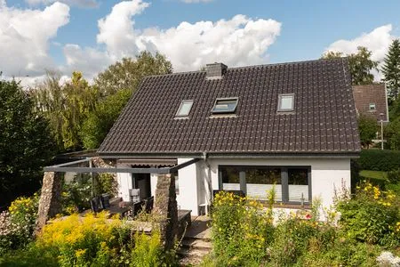 Hauptansicht Villa Nebenan
