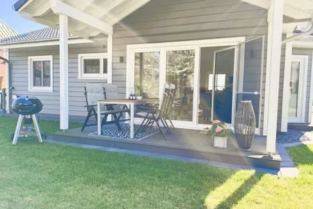 Großer, eingezäunter Garten mit 2 Terrassen Fördezauber