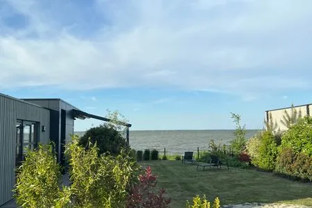 Enkhuizer Strand Chalet Wellenreiter mit Zaun Zweite Reihe Haus Nr. 213 Enkhuizen / IJsselmeer - 