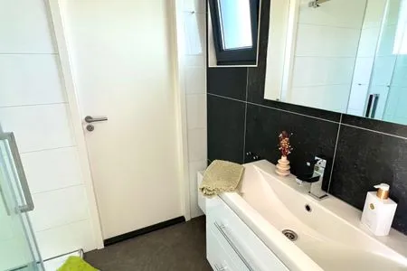 Enkhuizer Strand Chalet Wellenreiter mit Zaun Zweite Reihe Haus Nr. 213 Enkhuizen / IJsselmeer - 