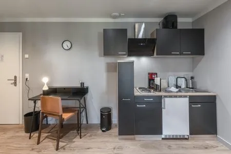 Ferienwohnung Heimathafen Küchenzeile und Schreibtisch  Heimathafen