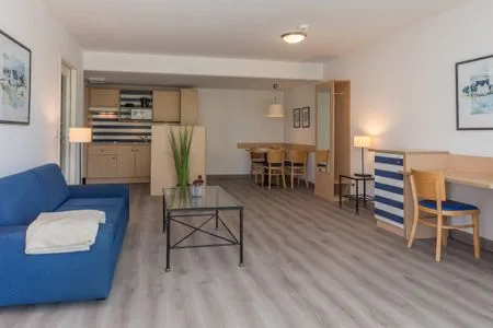 Ferienwohnung Seebär in Zingst offnener Wohnbereich mit Küchenzeile  Seebär