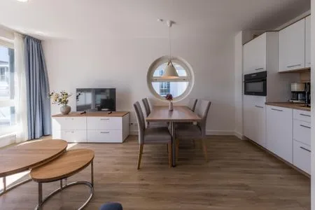 Ferienwohnung Kleine Freiheit Blick Zingst - auf den offenen Essbereich  Kleine Freiheit