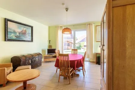 Wohnzimmer mit Essecke  Wuschels Hütt