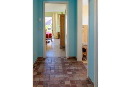 Flur mit Blick ins Wohnzimmer  Wuschels Hütt