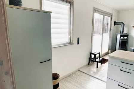 Moderne Küchenzeile mit Geschirrspüler, Kaffeemaschine uvm. VITA Sonnholm