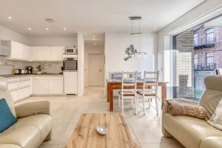 Ferienwohnung Pusteblume in Malchow Blick in den offenen Wohnbereich mit Küche  Pusteblume