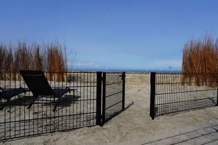 Enkhuizer Strand BeachHouse Strandgut mit Zaun Nr. 400 Enkhuizen / IJsselmeer - 