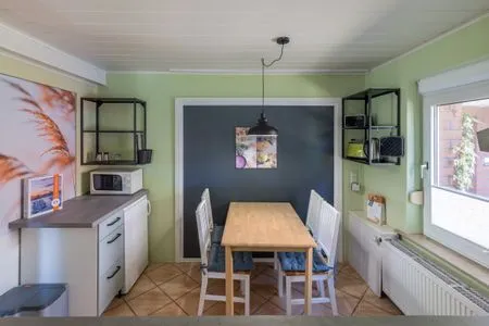 Ferienwohnung Marienkäfer Waren Küche mit gemütlicher Essecke  Marienkäfer