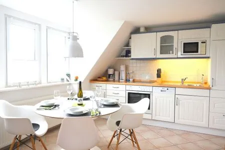 Wohnzimmer Haderslebener Str. 44, DG