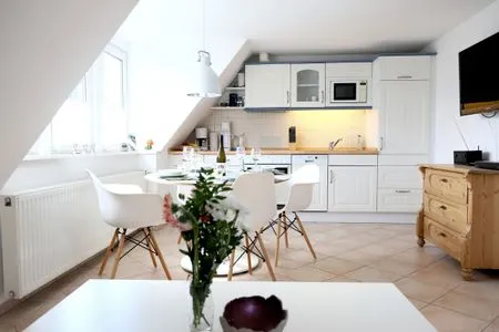  Haderslebener Str. 44, DG
