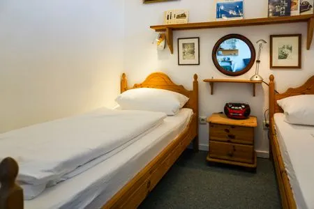 Schlafzimmer Wattenblick 50-26