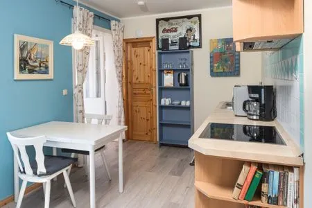Ferienwohnung Blaue Kombüse Waren Küchenzeile  Blaue Kombüse