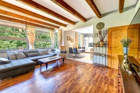 Wohnbereich mit Heller Fensterfront Haus Seeadler, Whg. Turmfalke