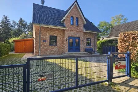 Charmantes Haus mit einladendem Garten. Haus Schiffchen