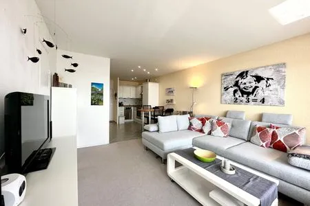 Entspannen Sie im stilvollen Wohnzimmer mit modernem Design! Panoramic Sierksdorf Bayview