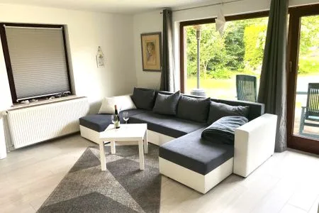 Wohnzimmer Bungalow im Garten