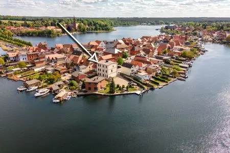 3 Ferienwohnung SeaView Malchow - Drohnenaufnahme der Nachbarschaft  SeaView