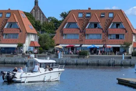Hauptansicht Fewo "An de Waterkant" - Leuchtturmblick, Balkon