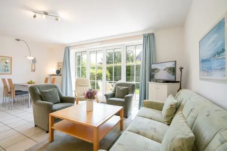 Wohnzimmer (OST1) Ferienwohnung "Lörper 1"