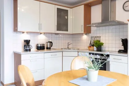 Küche / Küchenzeile (OST8) Ferienwohnung "Lörper 2"