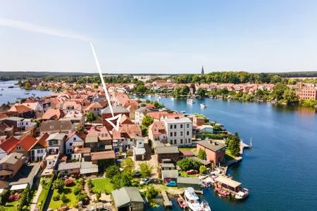 Ferienhaus Wasserblick Inselstadt Malchow - Drohnenaufnahme Ferienhaus am See  Wasserblick