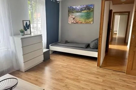 Schlafzimmer Einfaches Appartement "Tom" in Halle mit 3 Schlafzimmern und Stellplatz