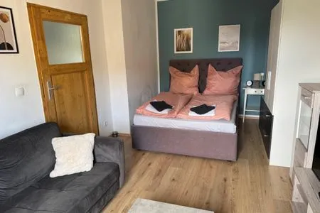 Schlafzimmer Gemütliches Appartement "Franz" in Halle inklusive Stellplatz