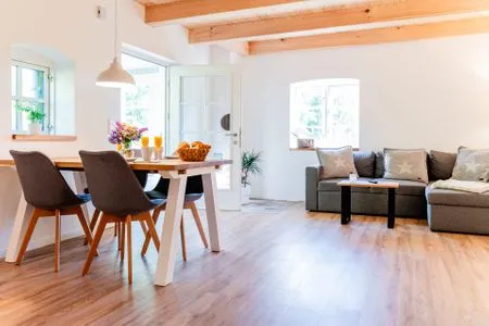 offener Wohn-/Essbereich mit Gartenblick Ferienwohnung Hanna im Reethus Mühlenlund