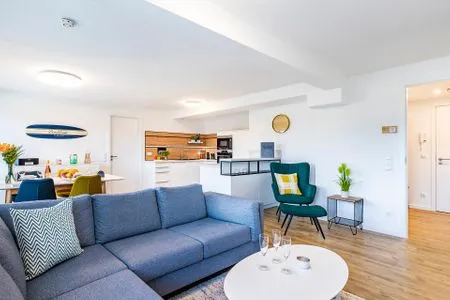 Großer, heller Wohn- u. Essbereich mit offener Küche FeWo Beachfront in PRORA - 3.41