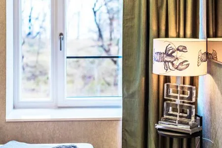 Wohnzimmer: Sofa, TV FeWo Unik in PRORA - 8.22