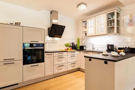 Küche: offene Küche FeWo Sunshine Coast in PRORA - 4.11