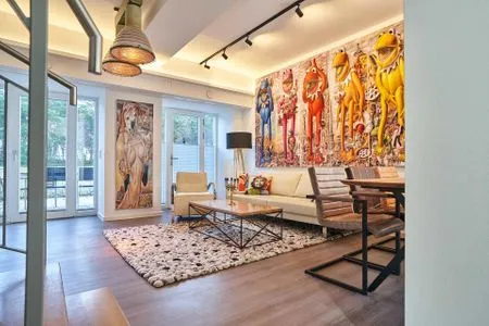 Wohn/Essbereich: Sofa, TV, Teufel-Soundanlage ( Achtung: Internetfernseher, nur mit der Zattoo App möglich, kein Kabel - FeWo Hühnergott in PRORA - 5.07