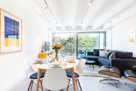 Wohn- und Essbereich FeWo Strandhafer in PRORA - 4.33