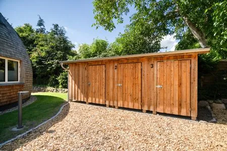 4 Ferienhaus Solveig - Kugelhaus am Tollensesee - Fahrradschuppen direkt hinter dem Haus  Kugelhaus Solveig