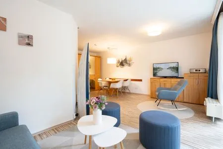 Wohnzimmer (Ost11a) "Ferienwohnung Strandnah"