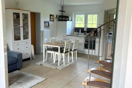 Blick auf Küche und Essbereich  Am Deich Haus 18