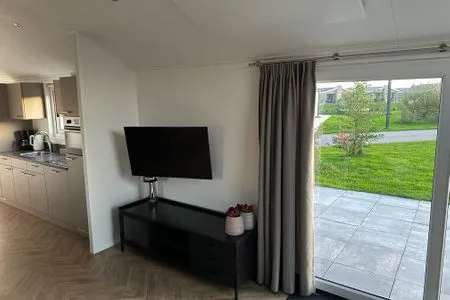 EuroParcs De IJssel Eilanden Chalet Reevemeer mit Steg IJE511