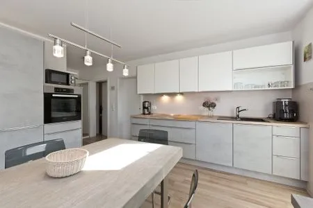 Girlitz Nest-0 Girlitz Nest