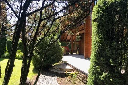  Blockhaus am Waldrand