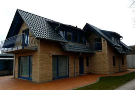  Ferienhaus direkt an See & Strand