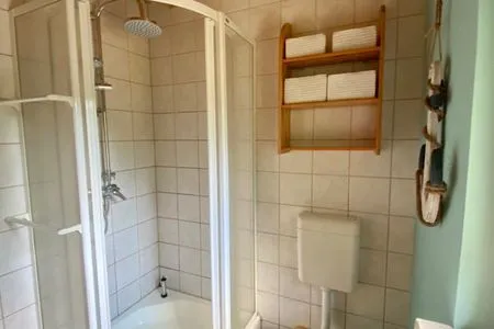  Ferienhaus mit Pool am See