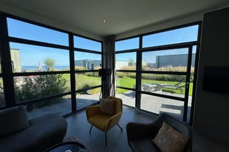 Enkhuizer Strand Chalet Sonnenplätzchen mit Zaun Zweite Reihe Haus Nr. 229 Enkhuizen / IJsselmeer - 