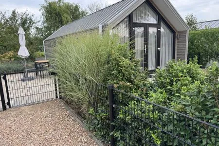  Marina Strandbad Chalet IJsselNest mit Zaun Haus Nr. 416